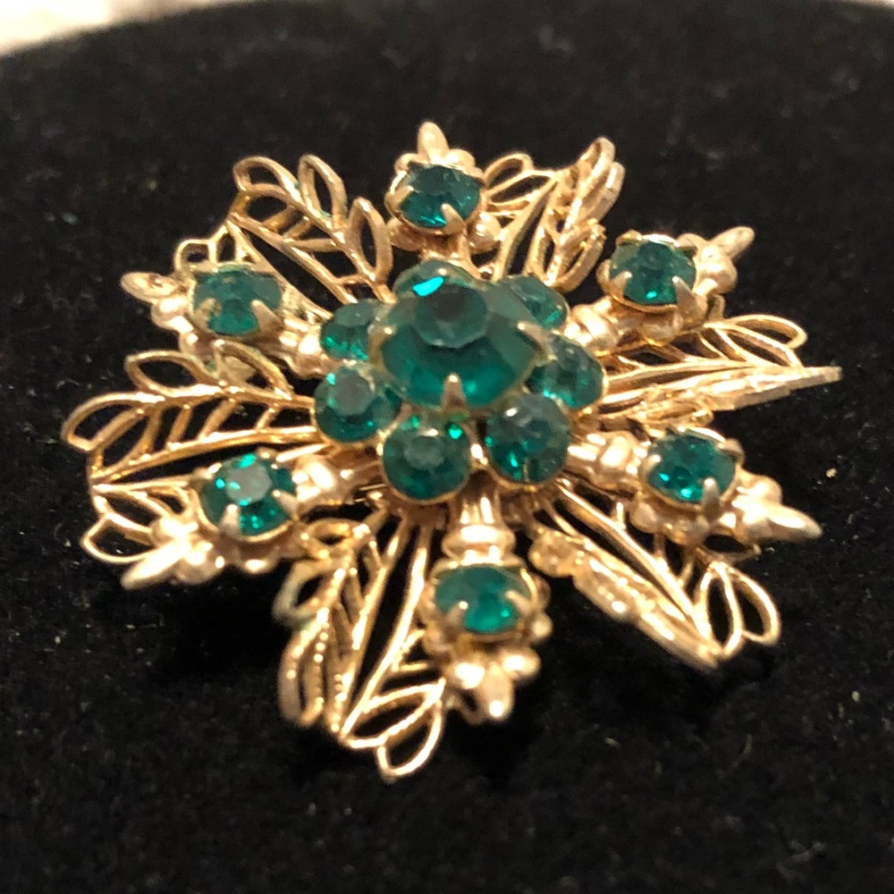 Vintage Green and Gold Brooch